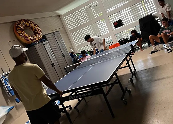 Luxurious Modern Townhouse Right Across Beach!! Table Tennis