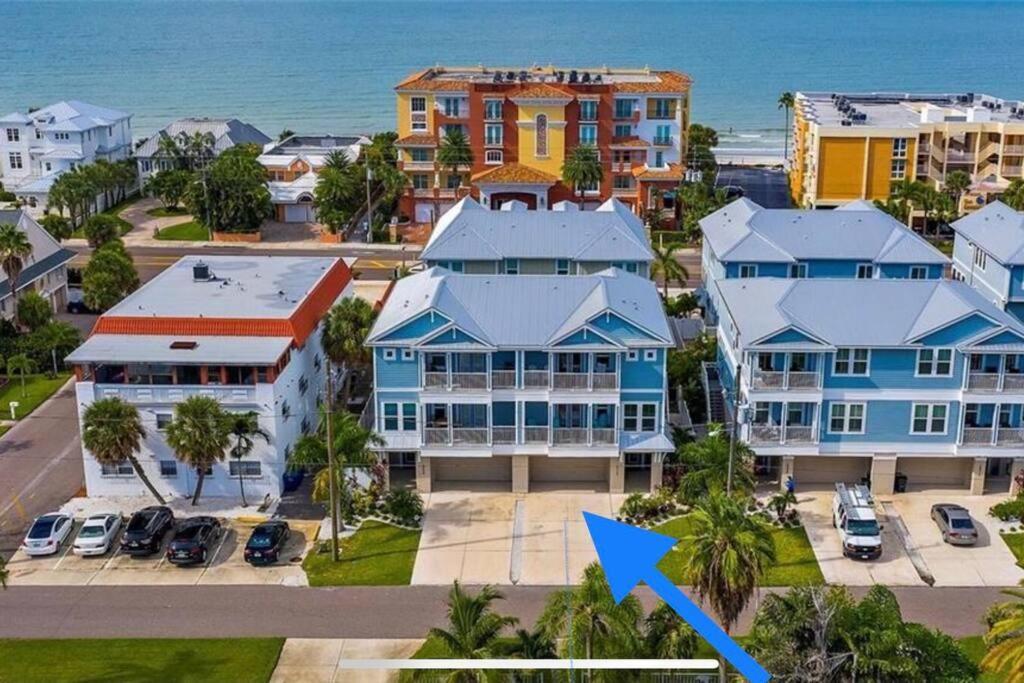 Ferienhaus Luxurious Modern Townhouse Right Across Beach!! Table Tennis St. Pete Beach