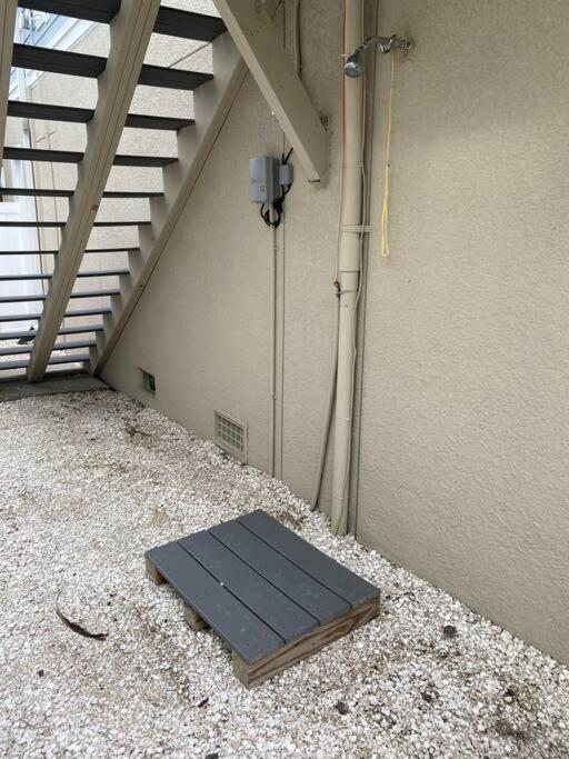 Luxurious Modern Townhouse Right Across Beach!! Table Tennis Ferienhaus