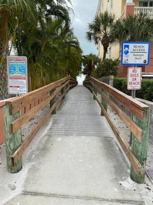 Luxurious Modern Townhouse Right Across Beach!! Table Tennis Ferienhaus St. Pete Beach
