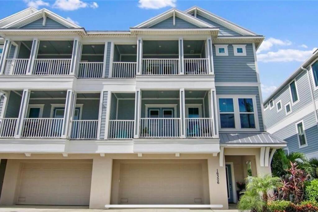 Ferienhaus Luxurious Modern Townhouse Right Across Beach!! Table Tennis St. Pete Beach
