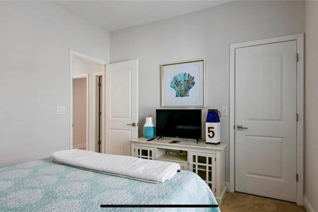 Hébergement de vacances Luxurious Modern Townhouse Right Across Beach!! Table Tennis